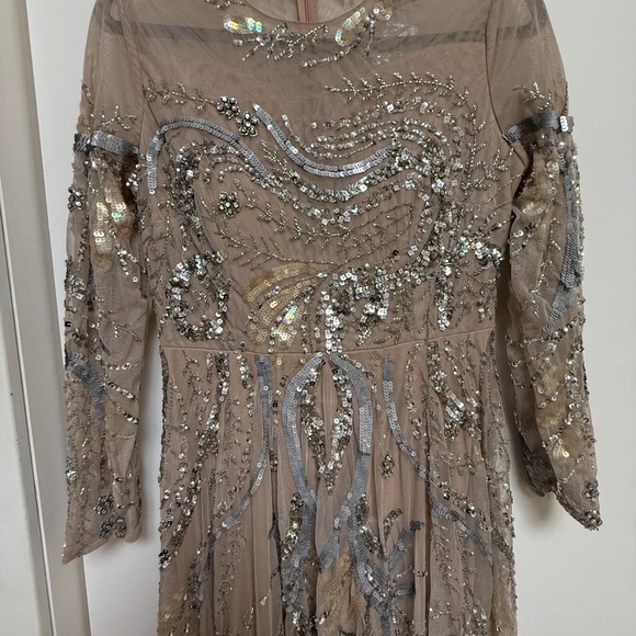 NWT | Mac Duggal 5217 Nude Elegant Sequin Embellished Cream Gown Size 4 - Picture 5 of 12